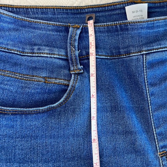 Time and Tru M(8-10) Capri Denim Pants - Picture 9 of 10